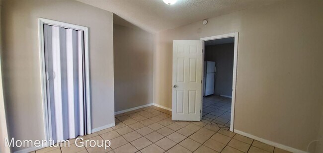 Building Photo - 1120-1122 Austin St