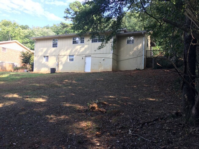 Building Photo - Large House in Rosemont Park $1,195