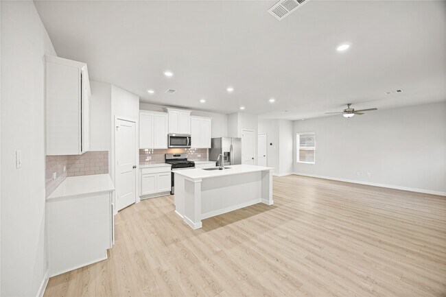 Foto del edificio - 7910 Alset Dr