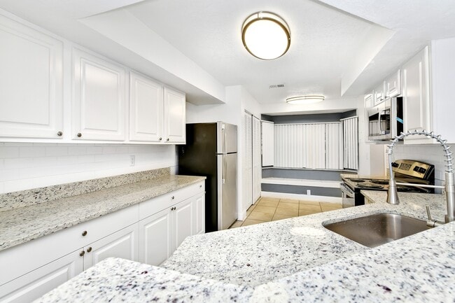 Foto del edificio - Village Townhomes
