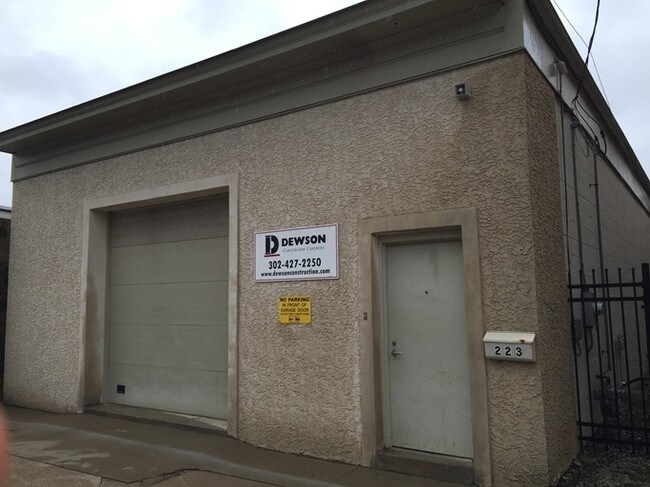 - 1900 W 3rd St
