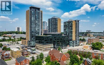 Building Photo - 100 Garment St