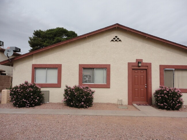 Building Photo - Great Rental