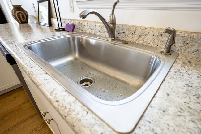 Foto del edificio - 267 Cedar Ridge Dr