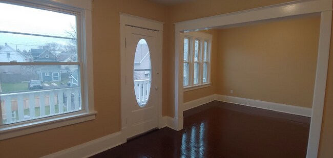 Building Photo - 2432 S 5th Pl