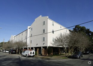 Foto principal - Coliseum Place Apartments