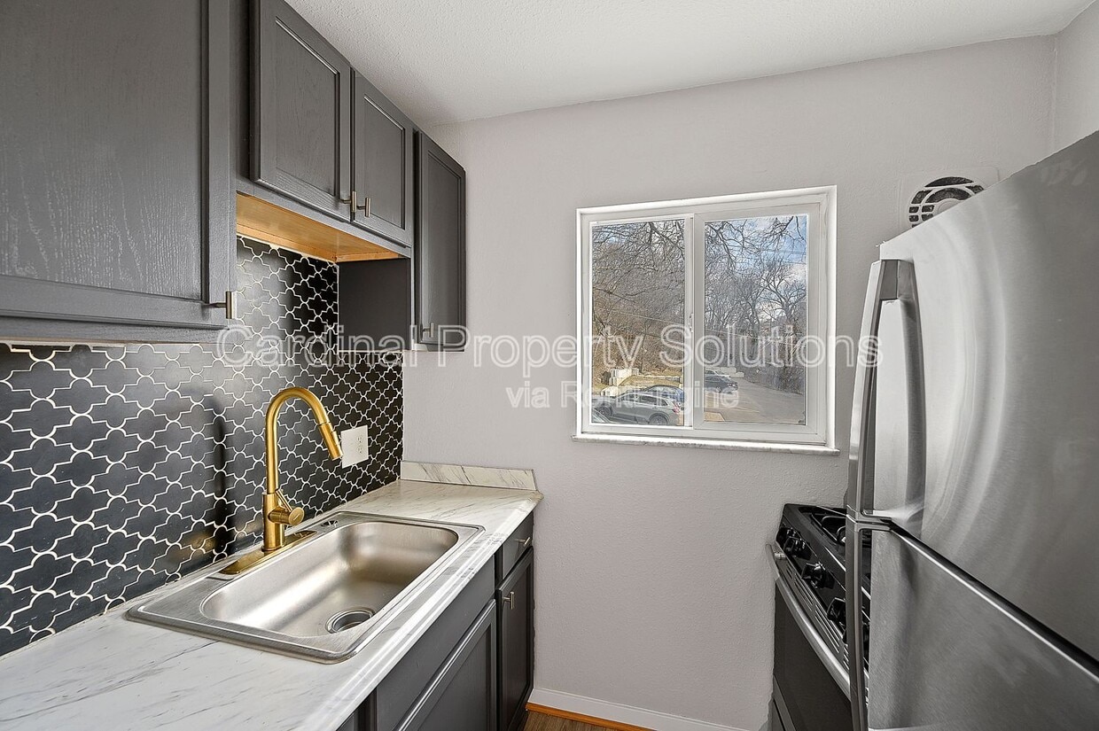 Primary Photo - 3271 Morrison Ave