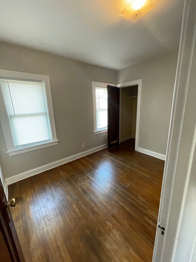 Foto del edificio - 4212 Kingsbury Ave