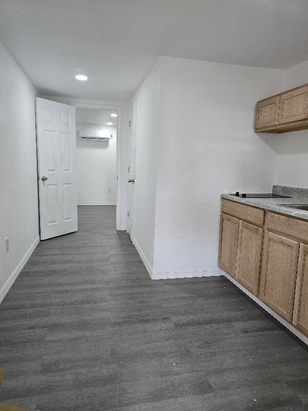 Foto principal - 3212 E Henry Ave