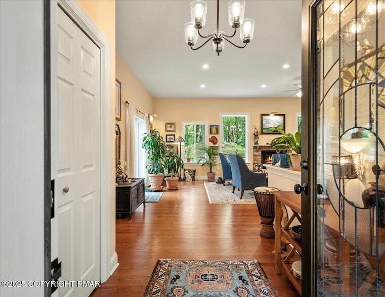 Foto principal - 4426 Skyline Dr