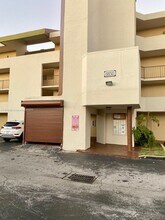Building Photo - 8850 Fontainebleau Blvd