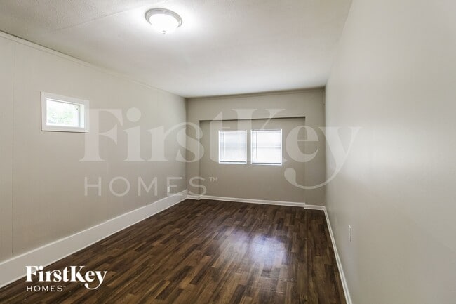 Foto del edificio - 1021 Meadowbrook Ln NW