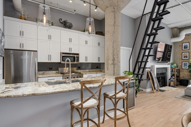 Foto del edificio - 411 W Ontario St