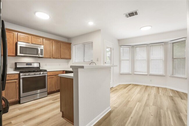 Foto del edificio - 21308 Grand National Ave