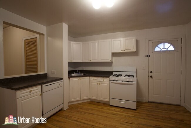 Foto del edificio - 1317 Oakton St