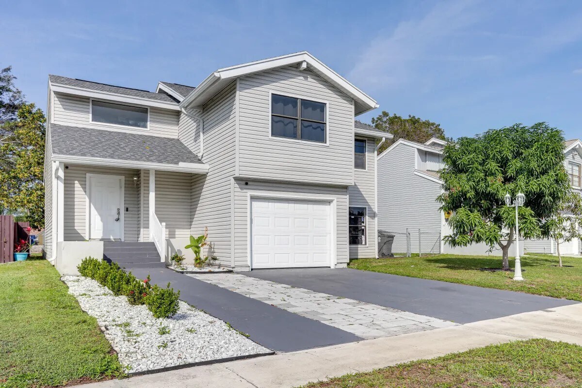 Foto principal - 4559 Brook Dr