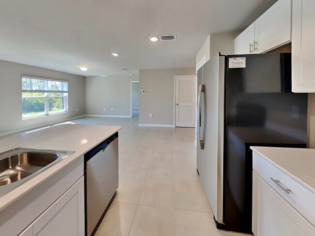 Building Photo - 4731 Gillot Blvd