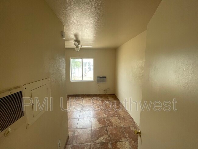 Building Photo - 2070 Riviera Blvd