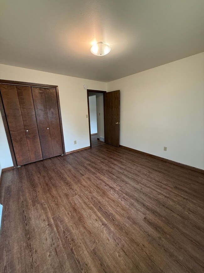 Building Photo - 2406 Skeels Ave
