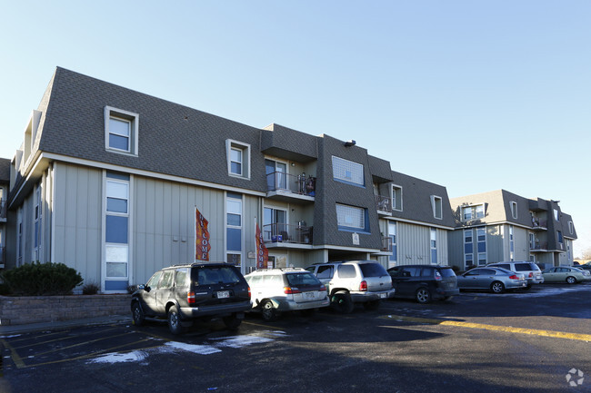 Building Photo - Waterview on the Parkway Apartments