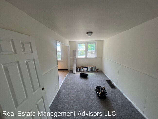 Building Photo - 3 br, 1 bath House - 141 W 22nd Street