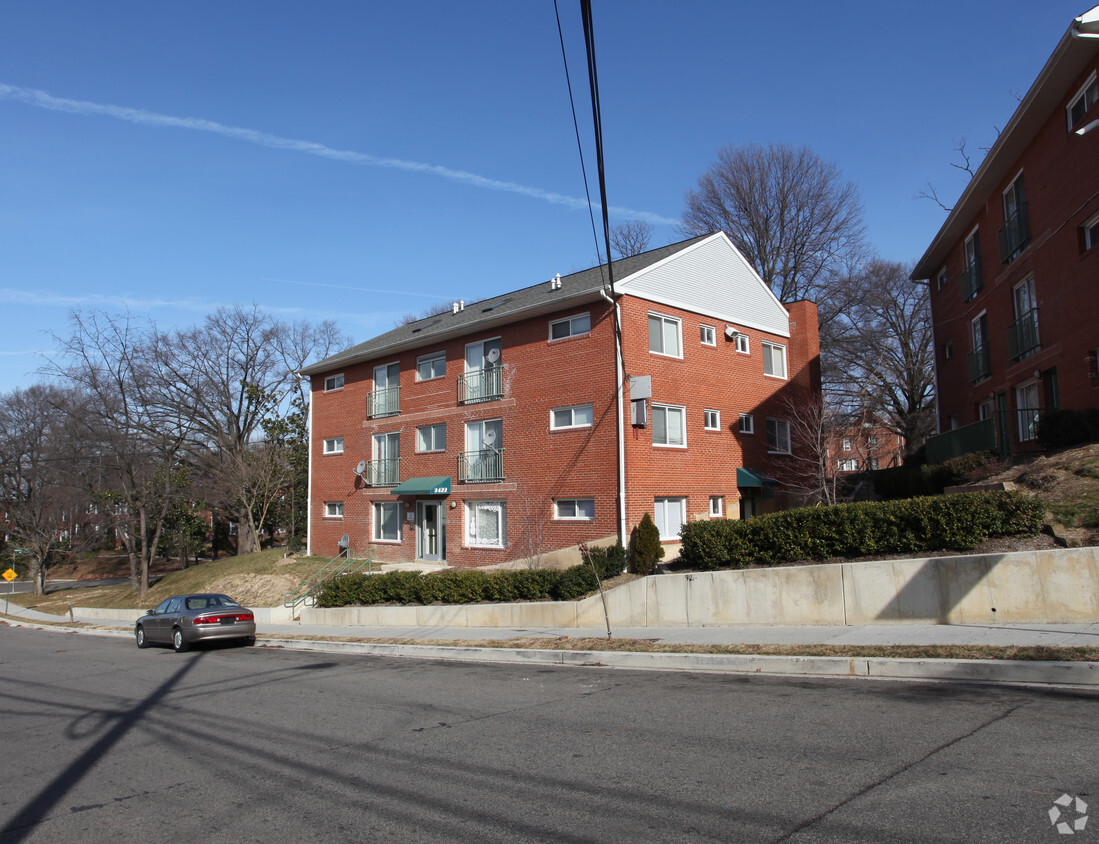 Building Photo - 2422-2446 Wagner St SE