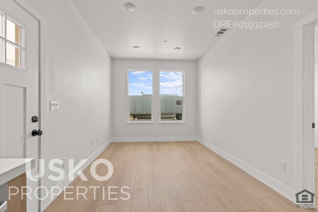 Foto del edificio - Charming 1-Bed Unit in Convenient Sacramen...