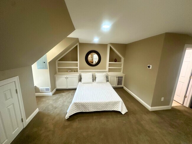 Foto del edificio - 35 Paddock Ln