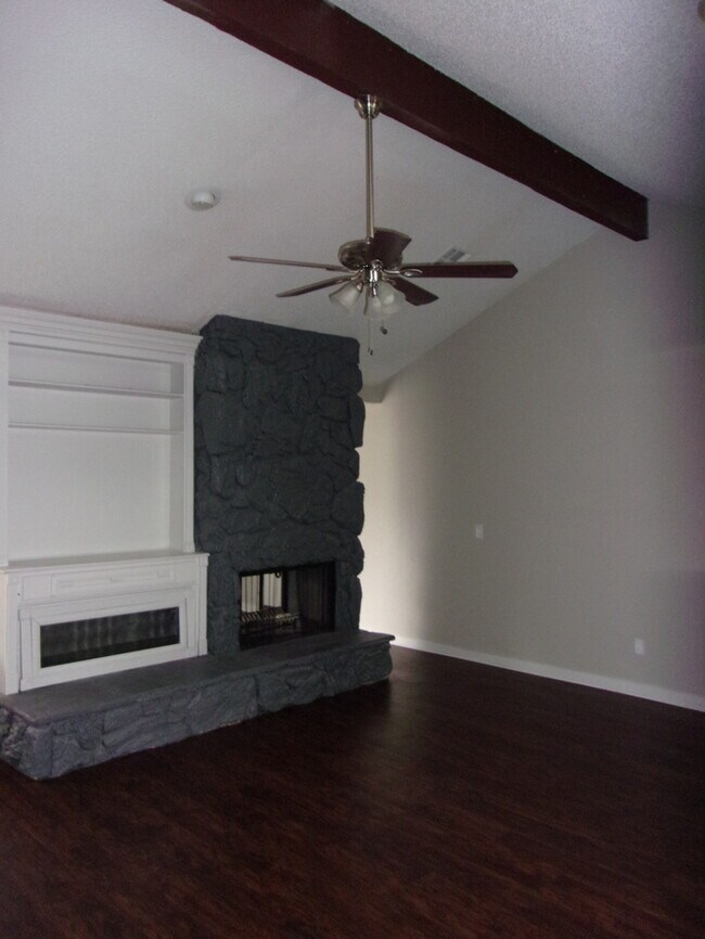 Foto del edificio - 10404 Evergreen Ct