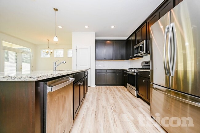 Building Photo - 424 Freeport Wy