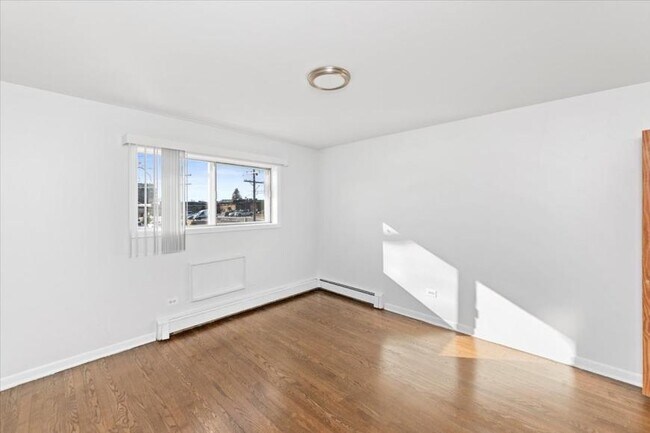 Foto del edificio - 2 bedroom in Mundelein IL 60060