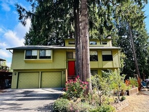 Building Photo - 9307 NE 83rd Ave