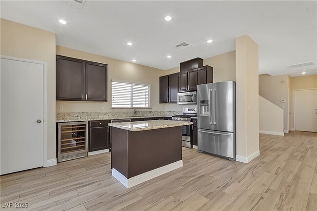 Building Photo - 11169 Sandrone Ave