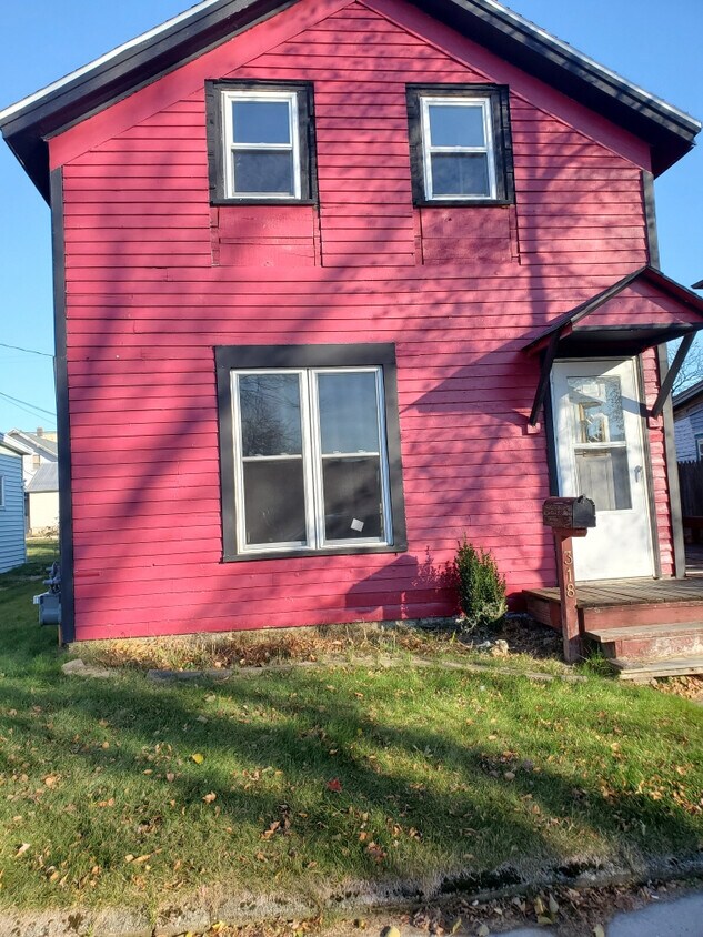 Primary Photo - 318 5th St