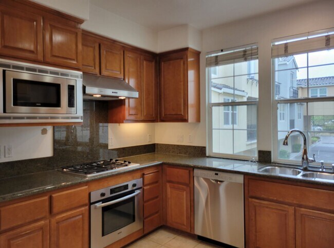 Foto del edificio - Large Condo in Cupertino City Center– Less...