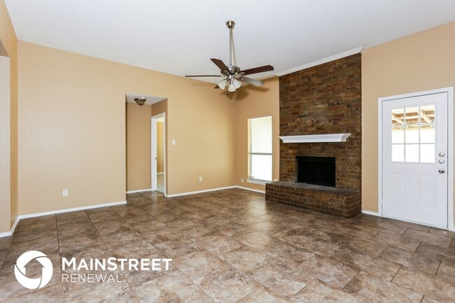 Building Photo - 1632 Hunting Green Dr