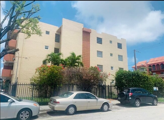 Building Photo - 677 SW 9th Ave