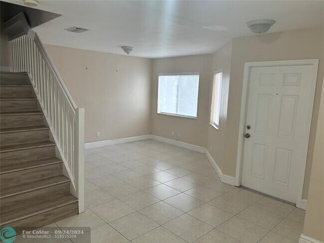 Building Photo - 516 NW 208th Way