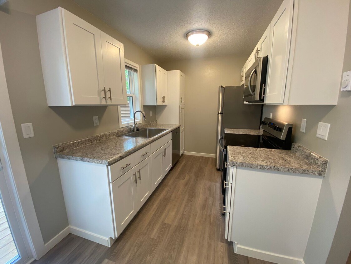 Primary Photo - NEWLY RENOVATED 3 BD/1 BA - Move In ASAP!