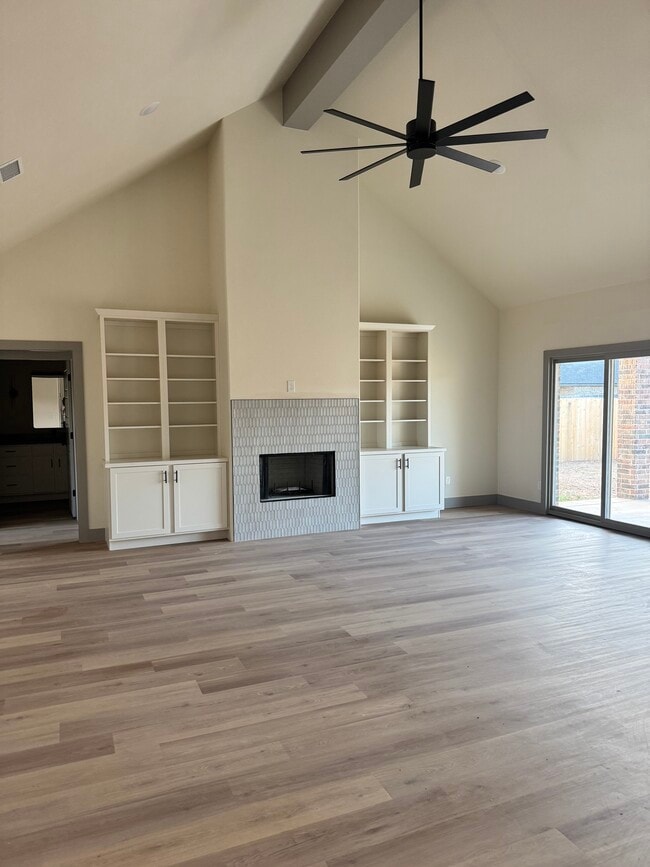 Building Photo - 315 Cowboy Ln