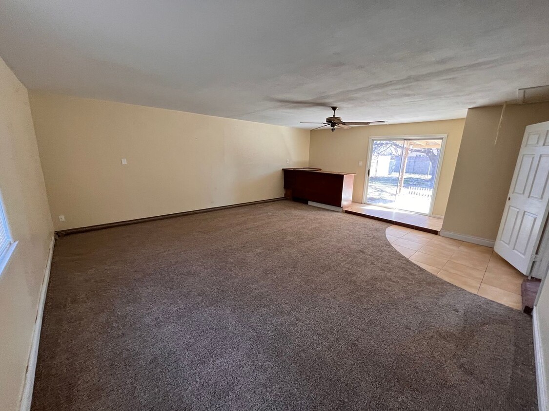 Primary Photo - Pet Friendly property with a bonus room!