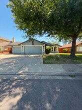 Building Photo - 2808 Canyon Dr