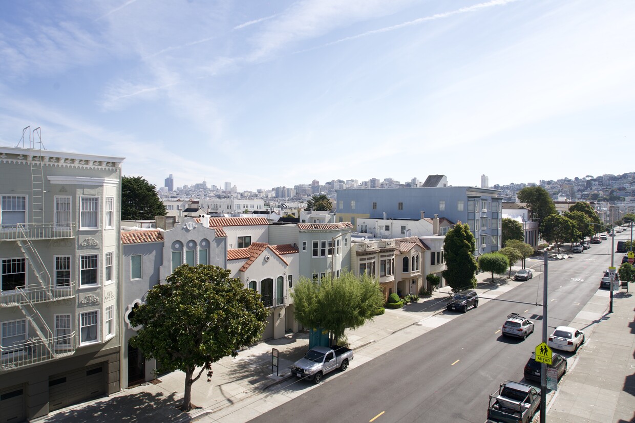 View of SF skyline - 1921 Jefferson St