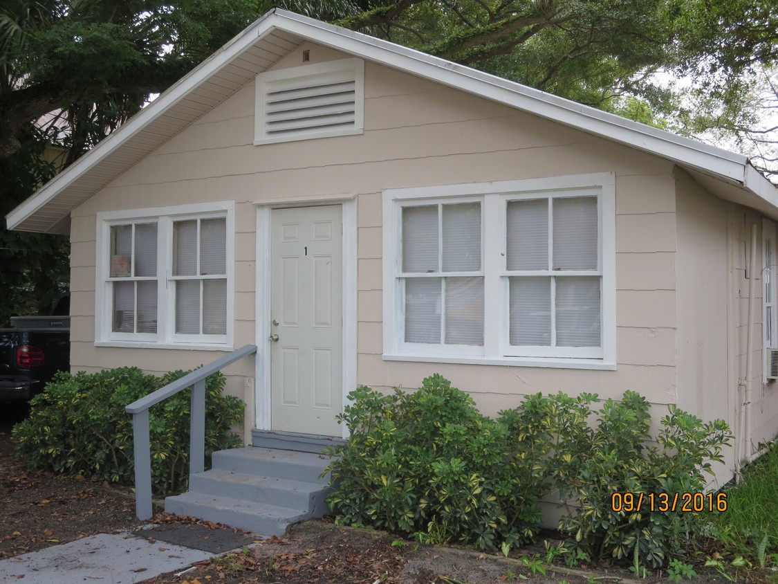 Building Photo - 1135 17th Pl