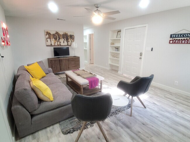 Foto del edificio - 2501 Parker Ln