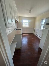 Building Photo - 61 Van Zant St