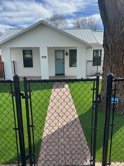 Foto del edificio - 739 Ruth St