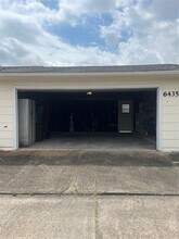 Building Photo - 6435 S Briar Bayou Dr