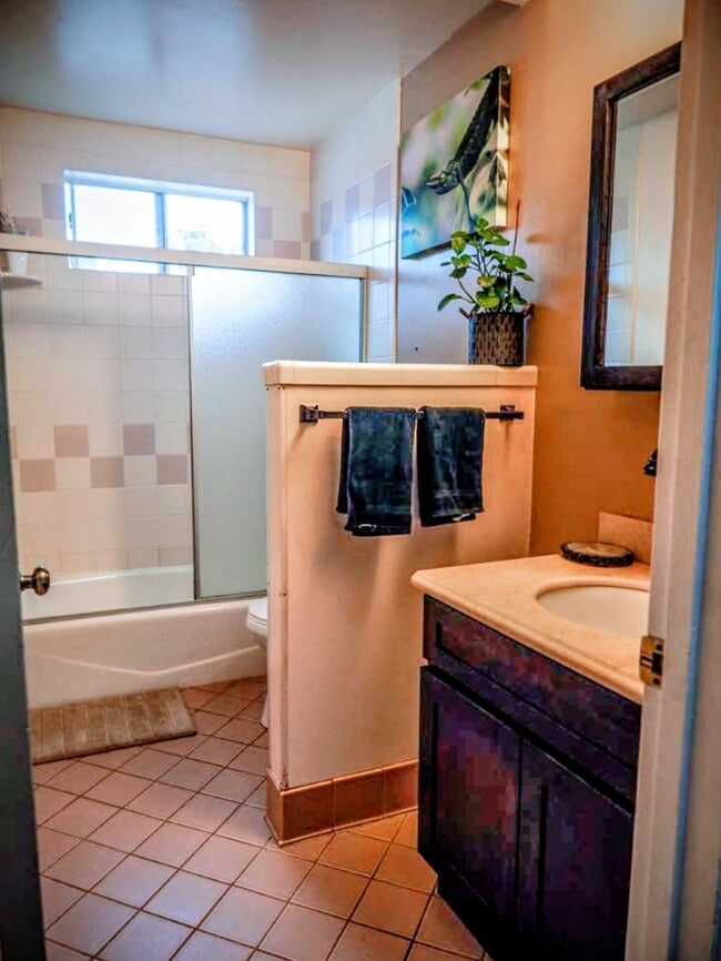 Building Photo - 4001 Fariss Ln