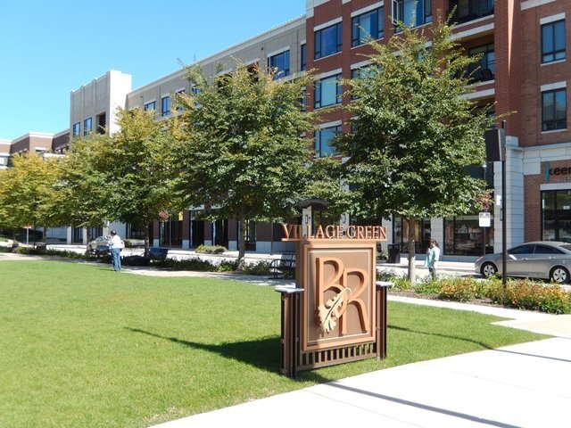 Foto del edificio - 850 Village Center Dr